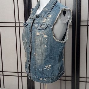 Celebrary Pink Distressed Vest Sz L.  ✔️A2